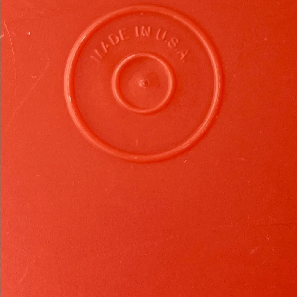 Tupperware vintage red